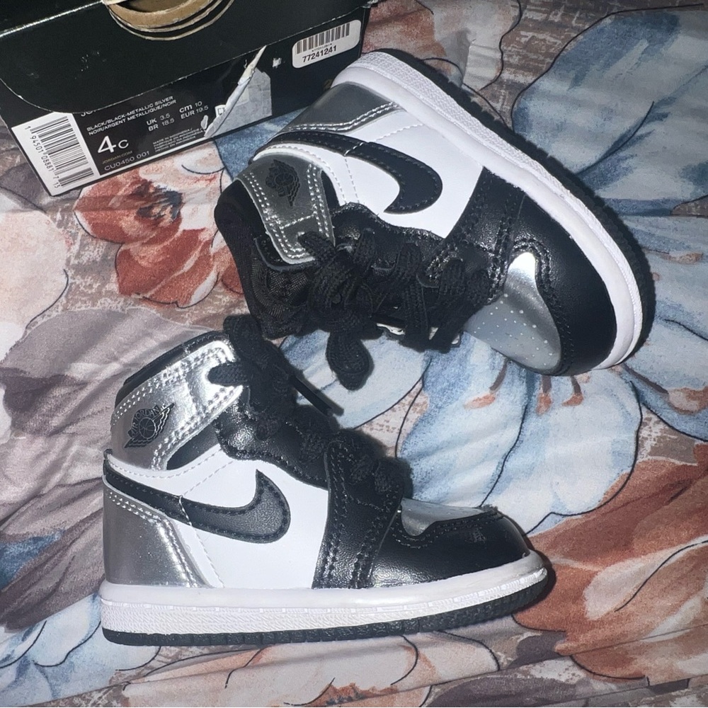 jordan 1 high black metallic silver 4c